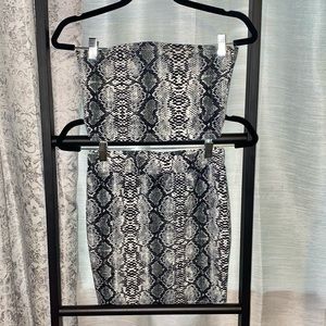 Snakeskin two piece tube top and skirt combo!!